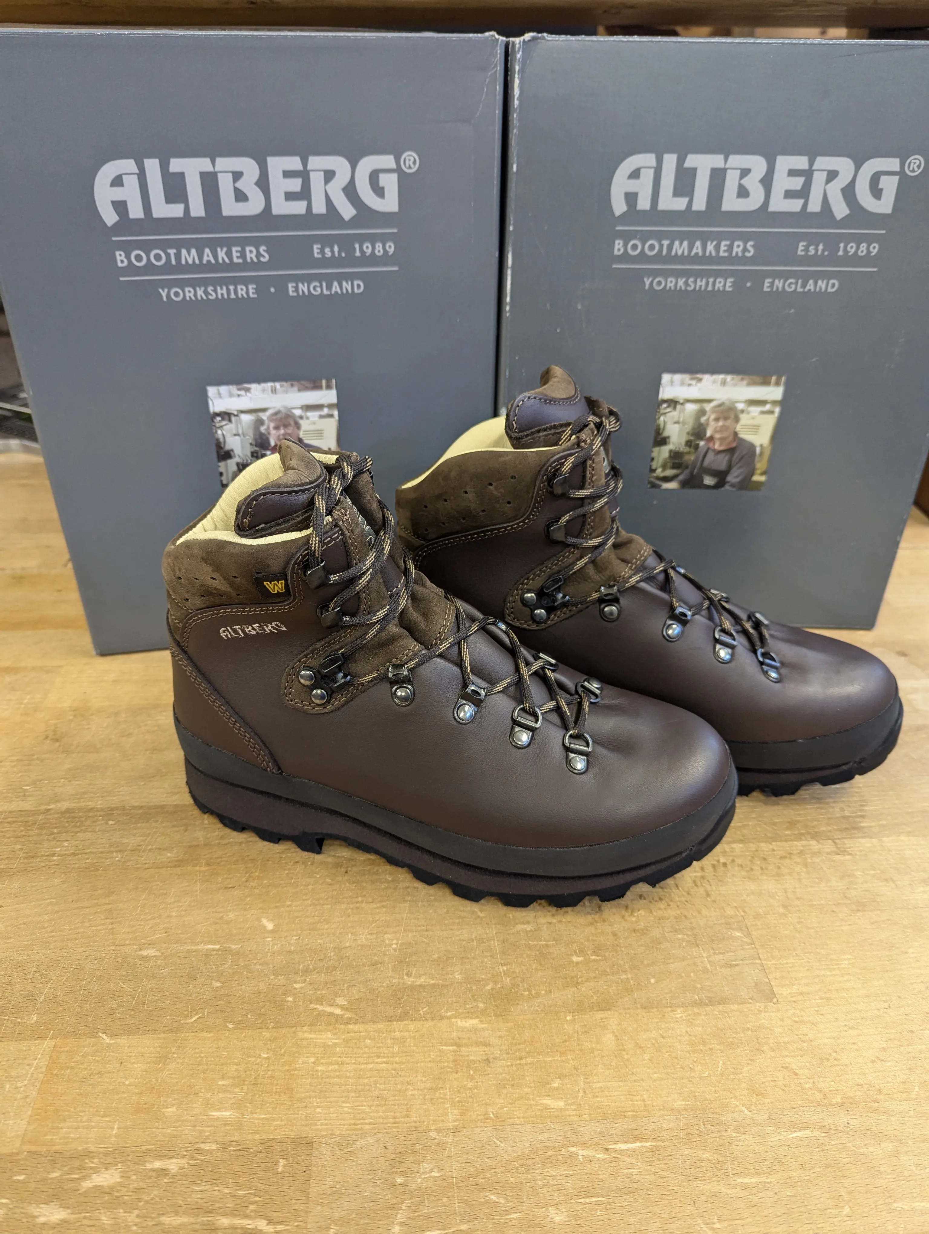 Altberg Tethera Women's Hiking Boot