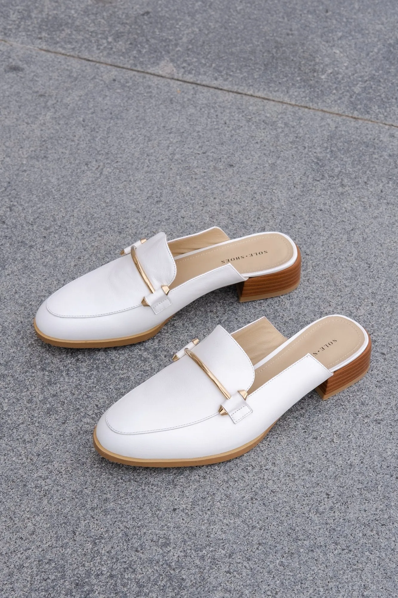 Aria Flat Mule White