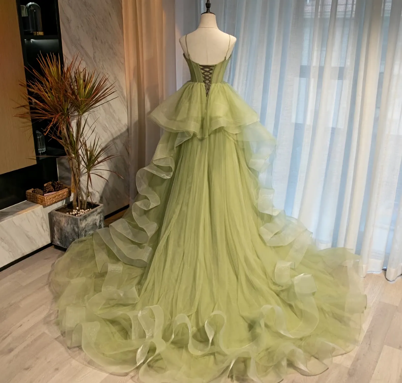 Beautiful Light Green Sweetheart Layers Princess Formal Gown Green Tulle Long Party Dress Prom Dress