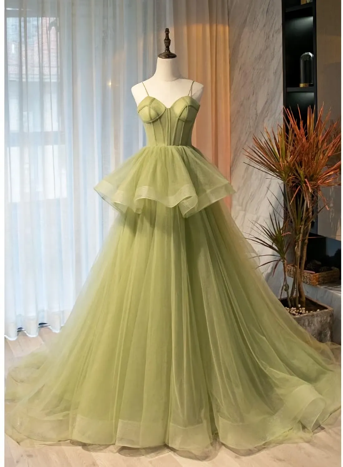 Beautiful Light Green Sweetheart Layers Princess Formal Gown Green Tulle Long Party Dress Prom Dress