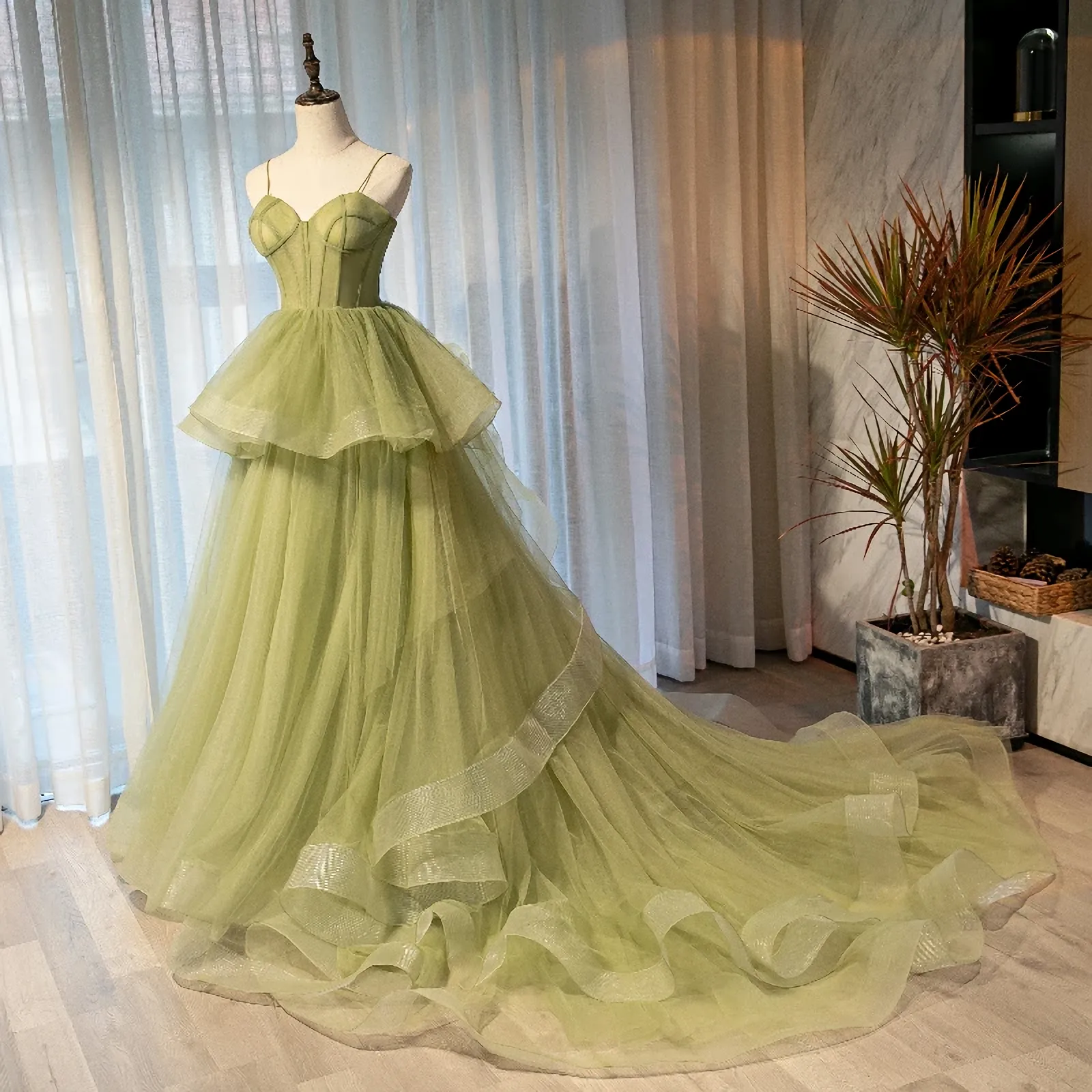 Beautiful Light Green Sweetheart Layers Princess Formal Gown Green Tulle Long Party Dress Prom Dress