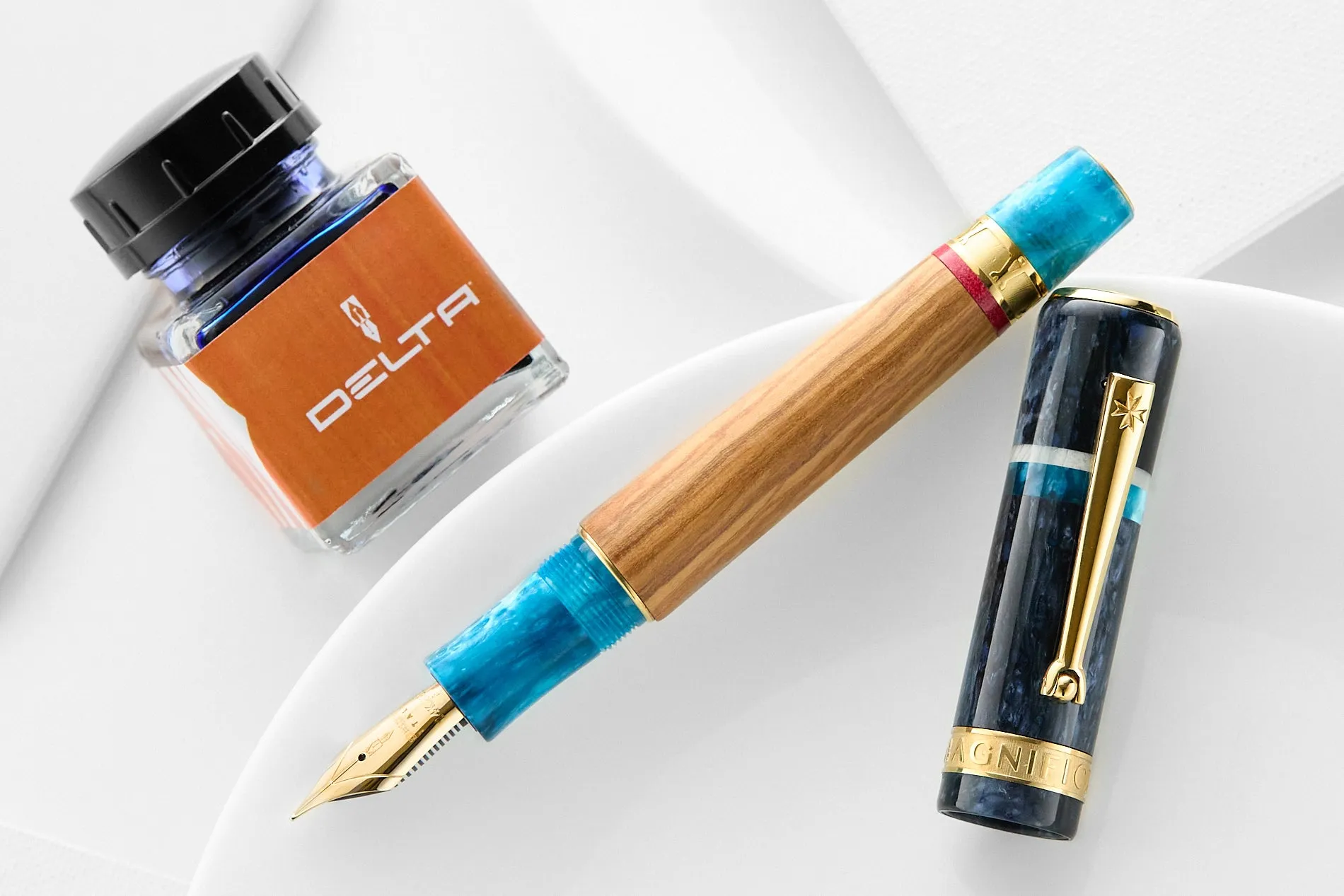 Delta Magnifica Amalfi Fountain Pen (Limited Edition)