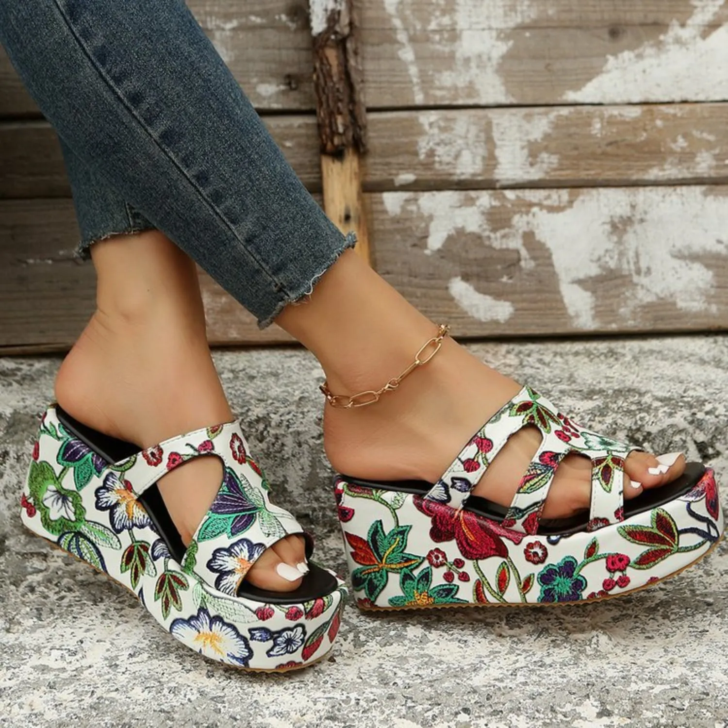 TEEK - Cutout Floral Peep Toe Sandals