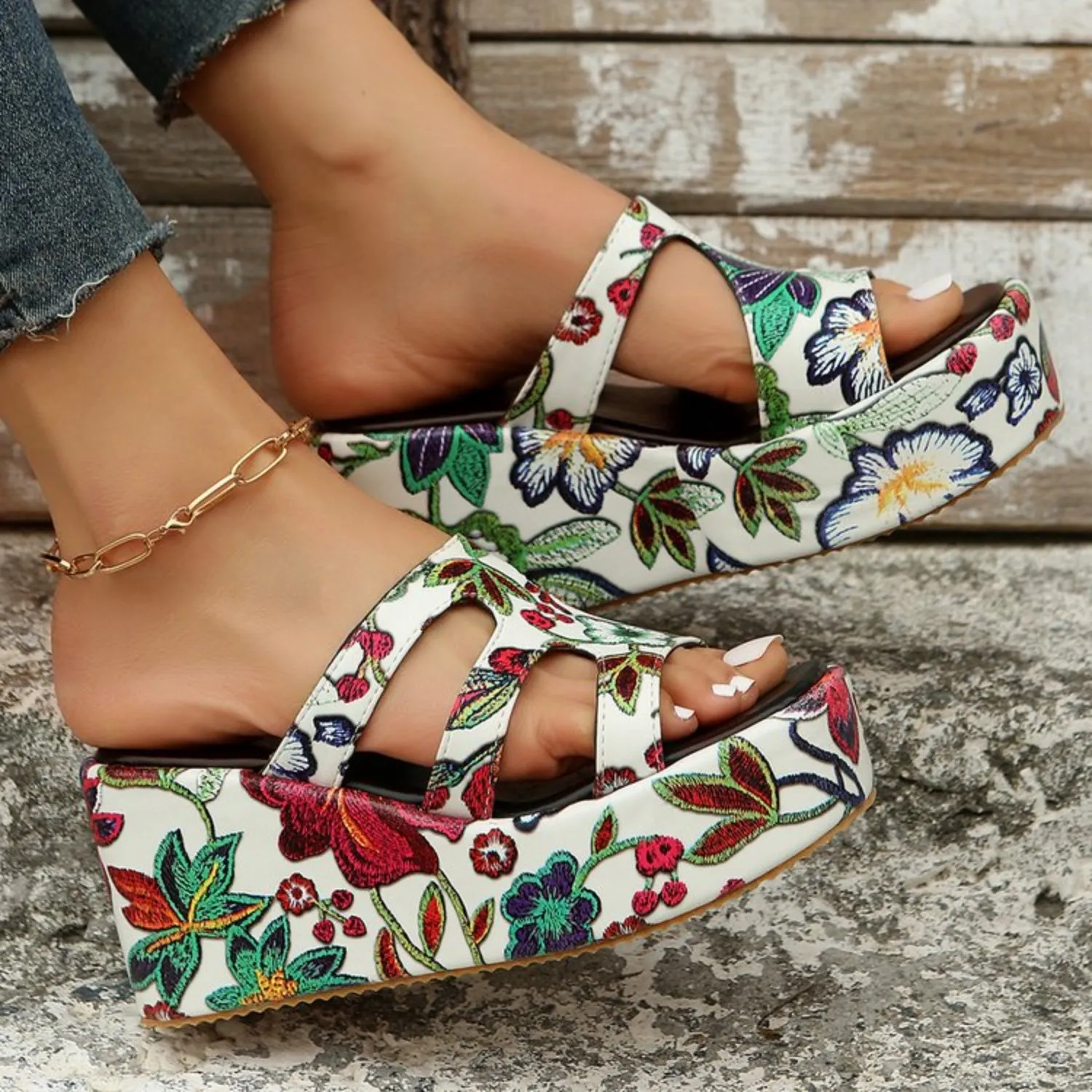 TEEK - Cutout Floral Peep Toe Sandals